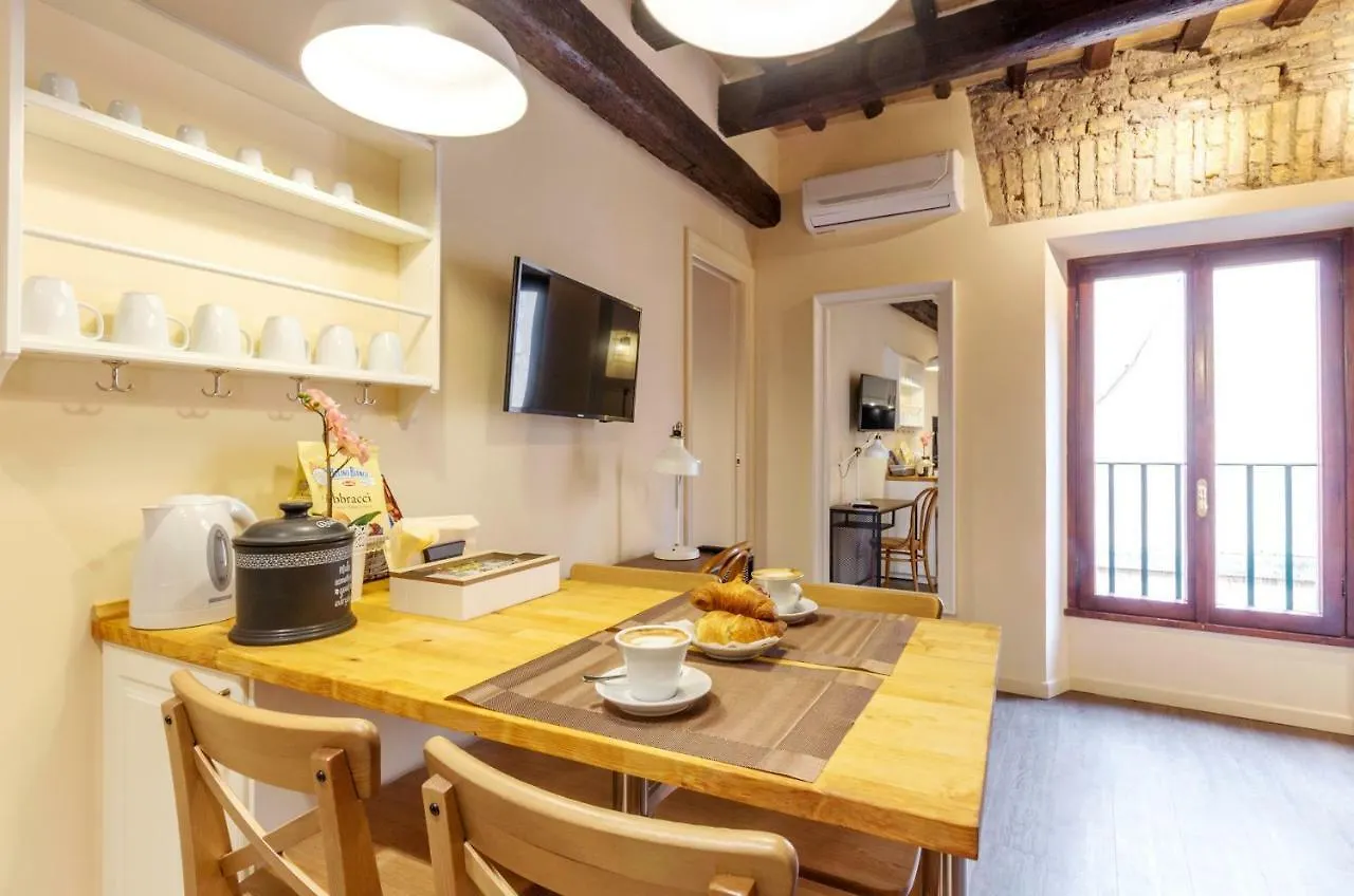 Trans Tiberim Apartment